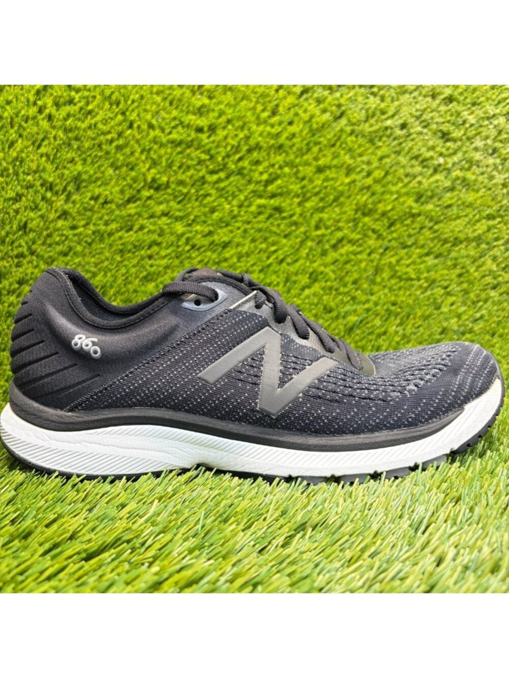 New Balance 860v10 Mens Size 9 Black White Athletic Running Shoes Sneakers